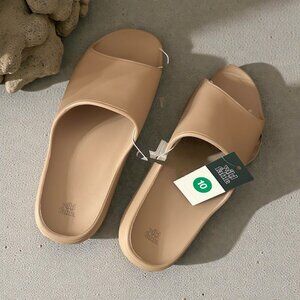 💥 Grab Your Deal Now!💥  NWT Wild Fable Slide Sandals Size 10